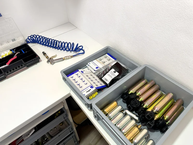 Prüfung & Reparatur von Rettungswesten