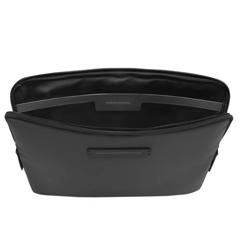 Gion Laptop Case 13" / All Black / Recycled Nylon