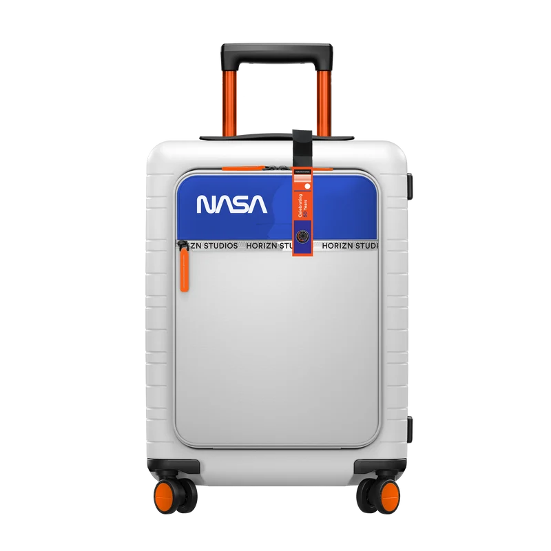 M5 NASA Edition / White / Nasa Blue / Nasa / Cabin Size