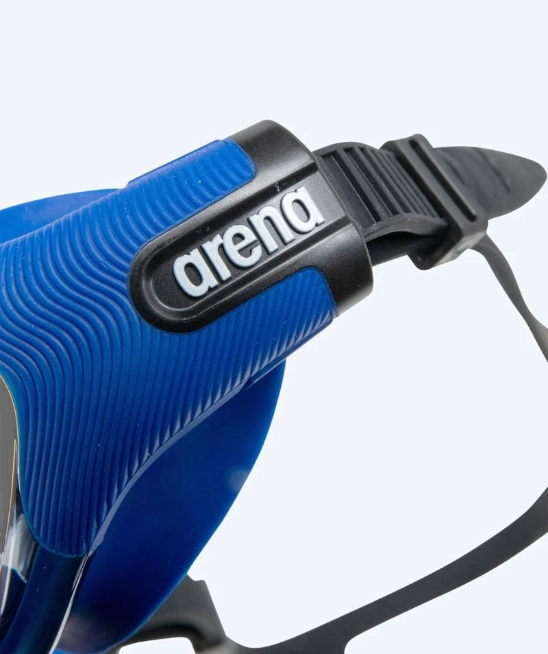 Arena Schwimmbrille für Freizeitschwimmer - The One Plus - Dunkelblau/Schwarz (Smoke Scheiben)