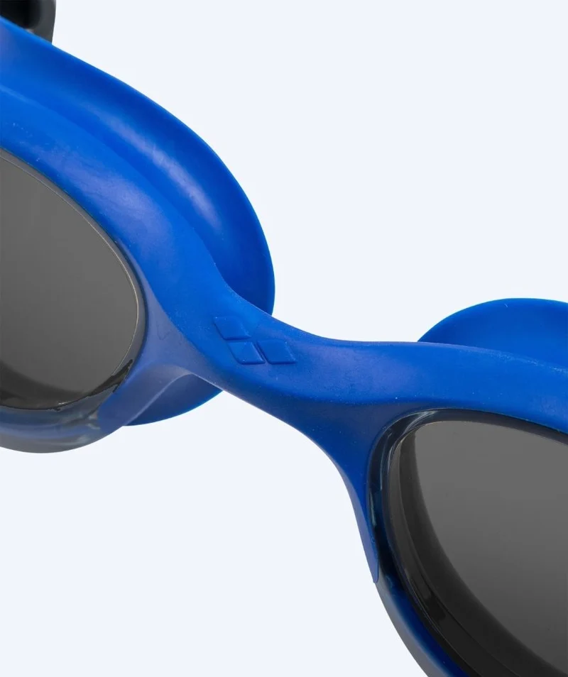 Arena Schwimmbrille für Freizeitschwimmer - The One Plus - Dunkelblau/Schwarz (Smoke Scheiben)