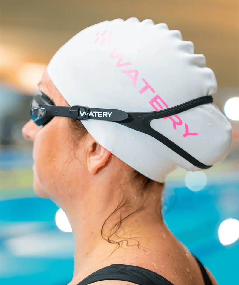 Watery Schwimmbrillen mit Sehstärke für Kurzsichtige Erwachsene - (-1.5) – (-8.0) - Matira - Schwarz (Smoke Scheiben)