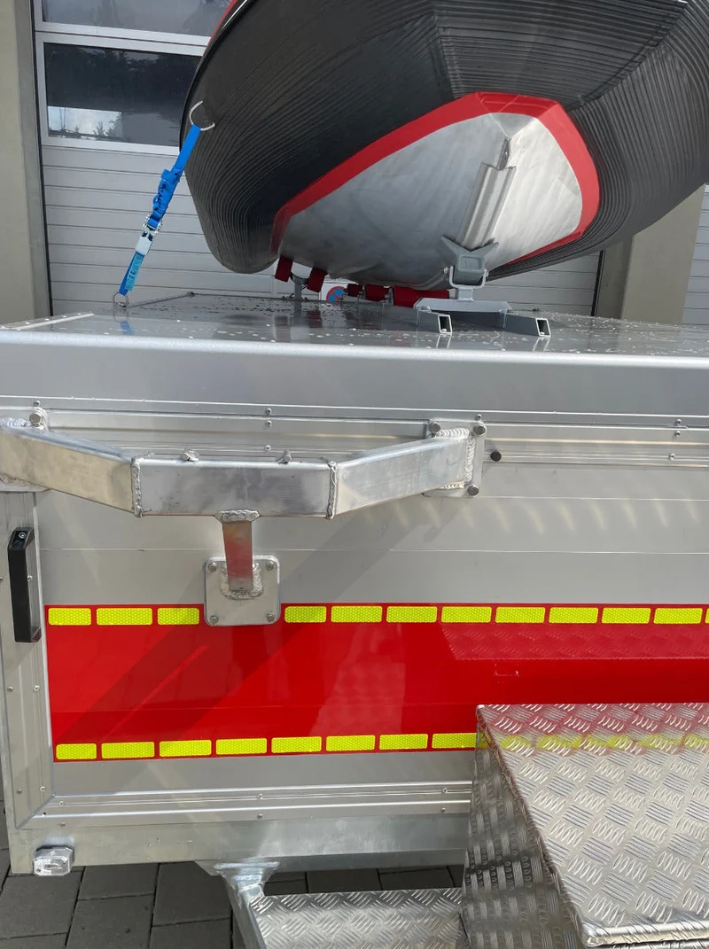 Geräteanhänger Wasserrettung - Typ Schwaben mit Boot