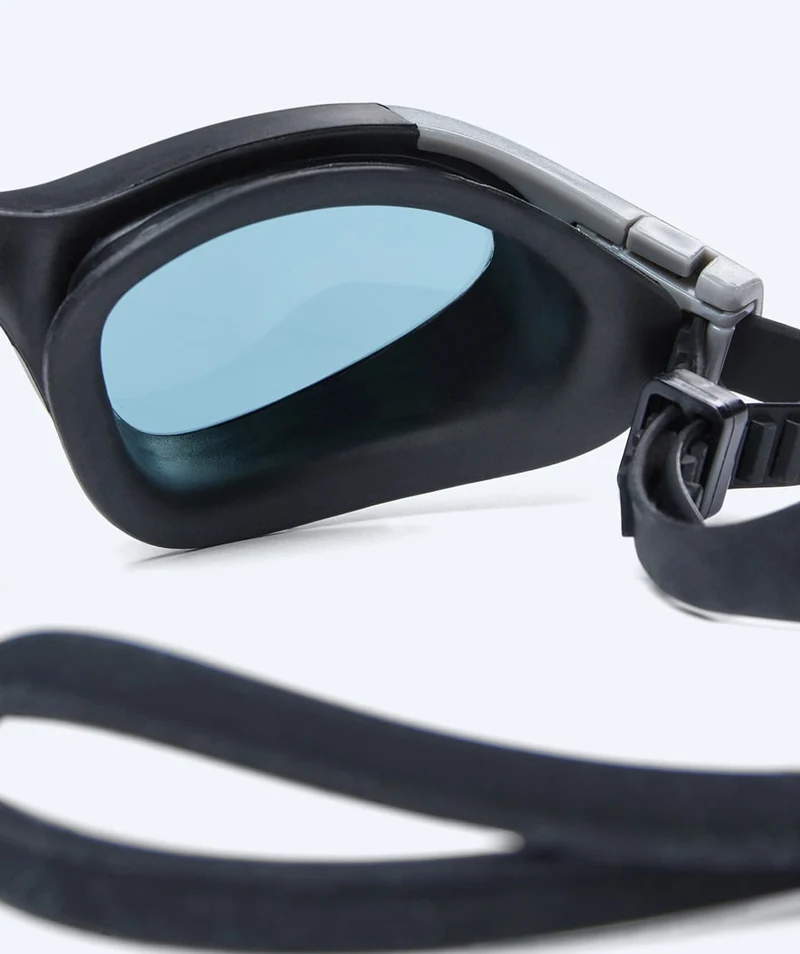 Watery Schwimmbrille für Freizeitschwimmer - Kelvin Active - Schwarz/Silber