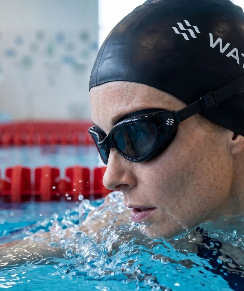 Watery Schwimmbrille für Freizeitschwimmer - Wade Active - Schwarz (Smoke Scheiben)