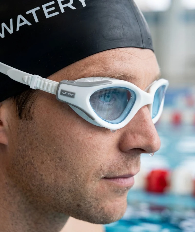 Watery Schwimmbrille für Freizeitschwimmer - Kelvin Active - Weiß/Hellblau