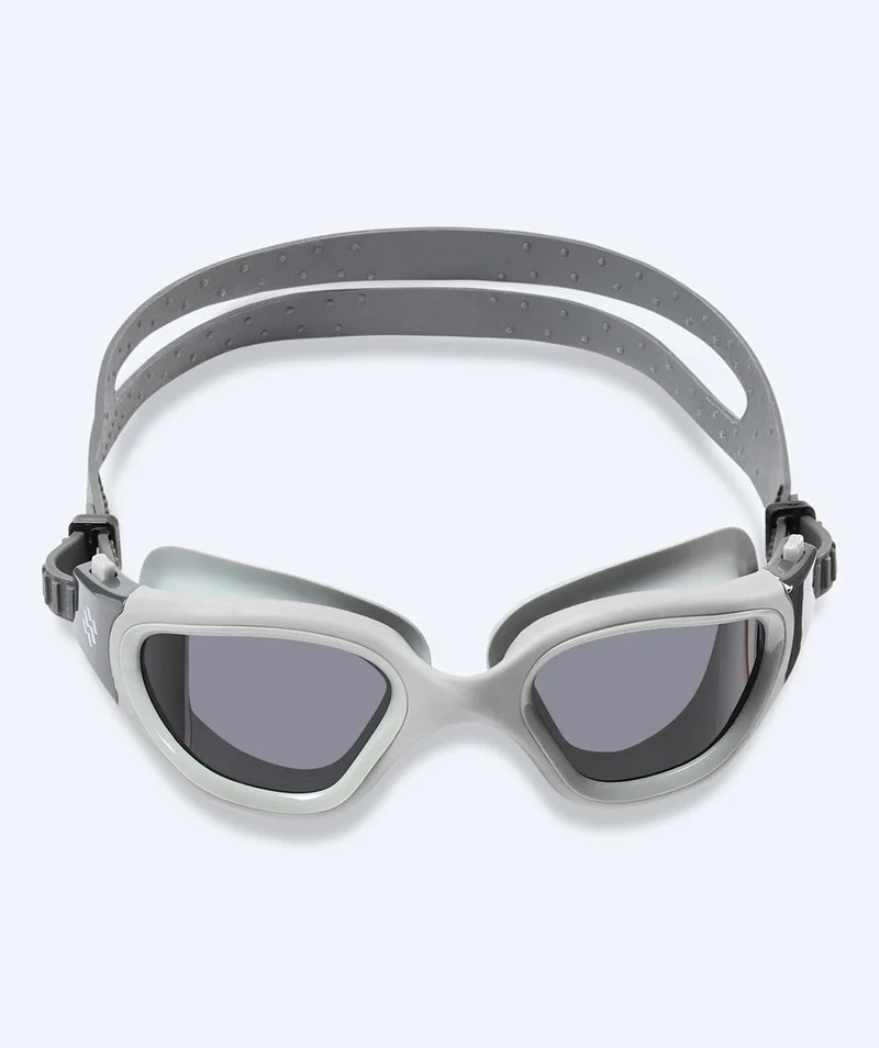 Watery Schwimmbrille für Freizeitschwimmer - Raven Active - Grau (Smoke Scheiben)