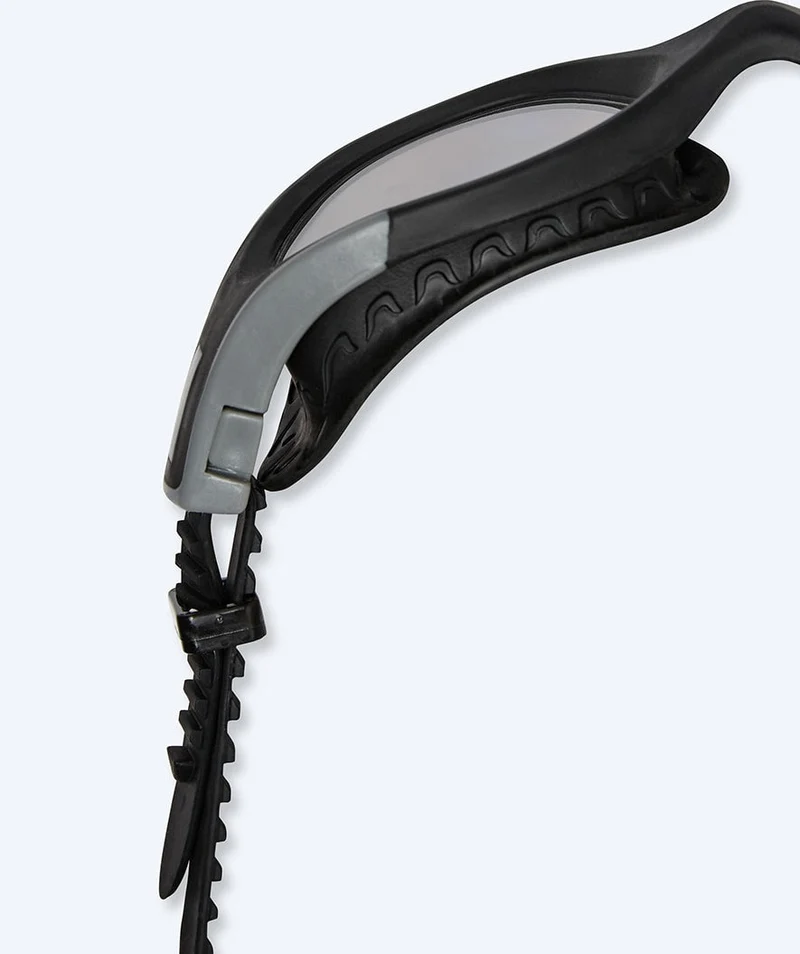 Watery Schwimmbrille für Freizeitschwimmer - Kelvin Active - Schwarz/Klar