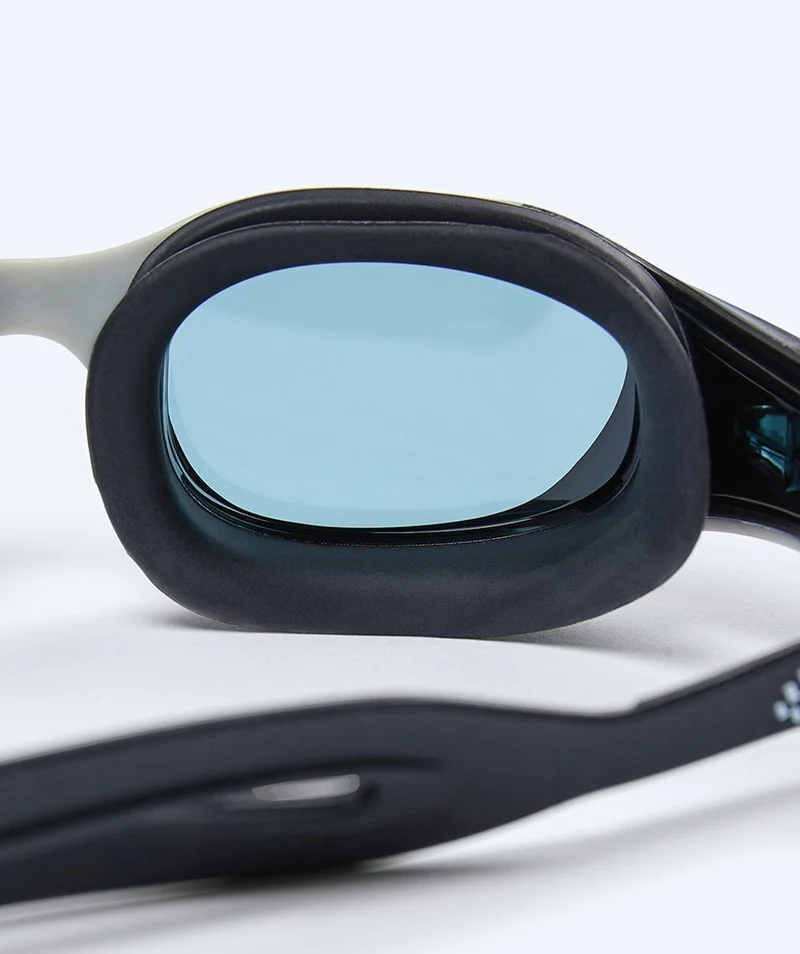 Watery Schwimmbrille für Freizeitschwimmer - Clyde Active - Grau (Smoke Scheiben)