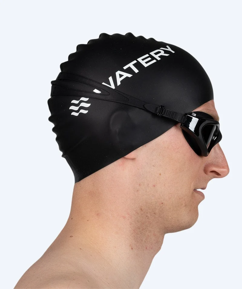 Watery Schwimmbrille für Freizeitschwimmer - Raven Active - Schwarz (Smoke Scheiben)