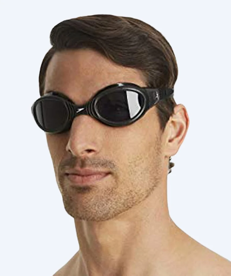 Speedo Schwimmbrille für Freizeitschwimmer - Biofuse Flexiseal - Schwarz (Smoke Scheiben)