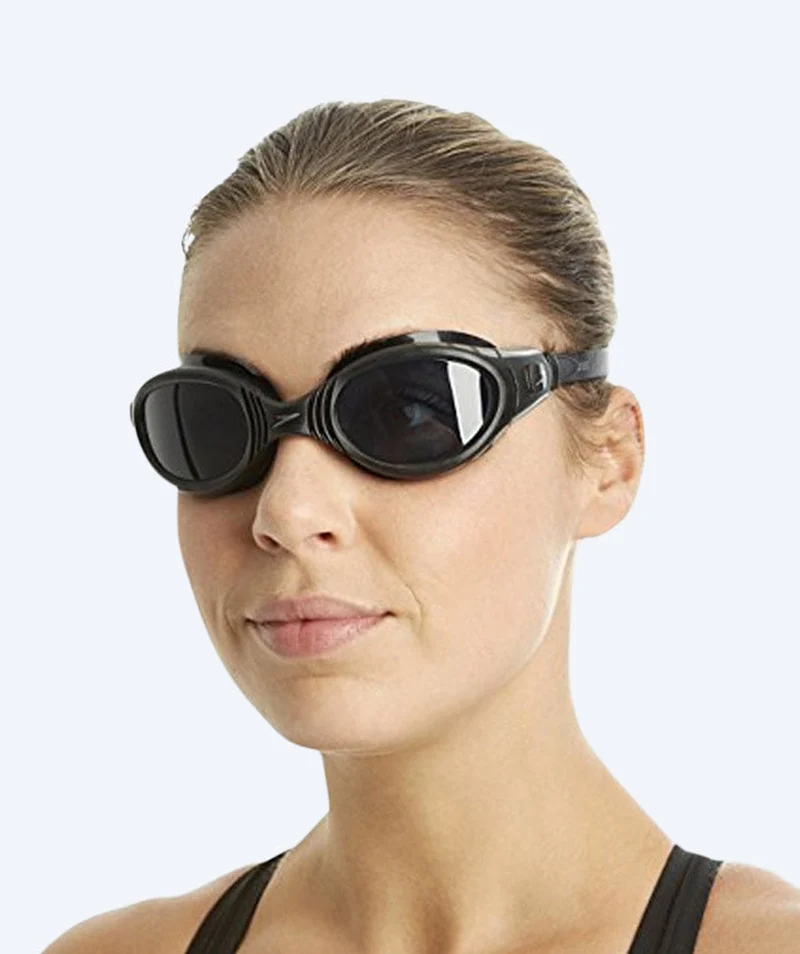 Speedo Schwimmbrille für Freizeitschwimmer - Biofuse Flexiseal - Schwarz (Smoke Scheiben)